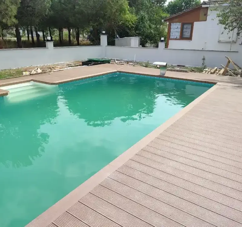 Havuz Kenarı Deck Kaplama Hizmeti