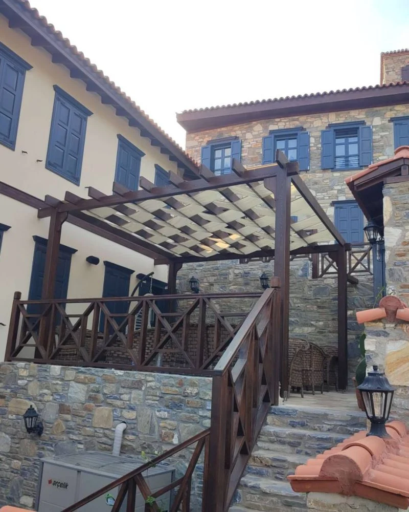 Domatia Suit Otel Ahşap Pergola Çalışması